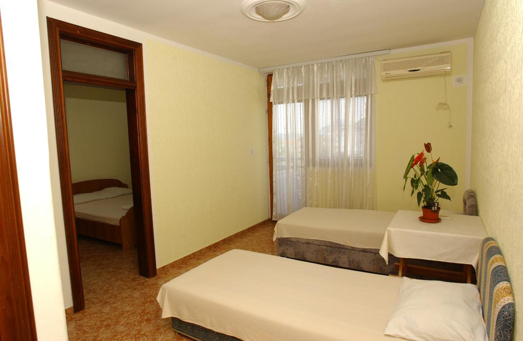 Rooms & Apartments Anka بار المظهر الخارجي الصورة