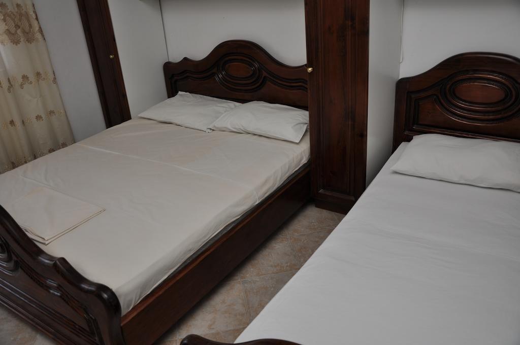 Rooms & Apartments Anka بار الغرفة الصورة
