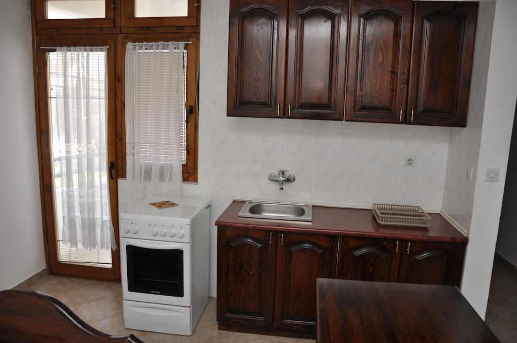 Rooms & Apartments Anka بار الغرفة الصورة