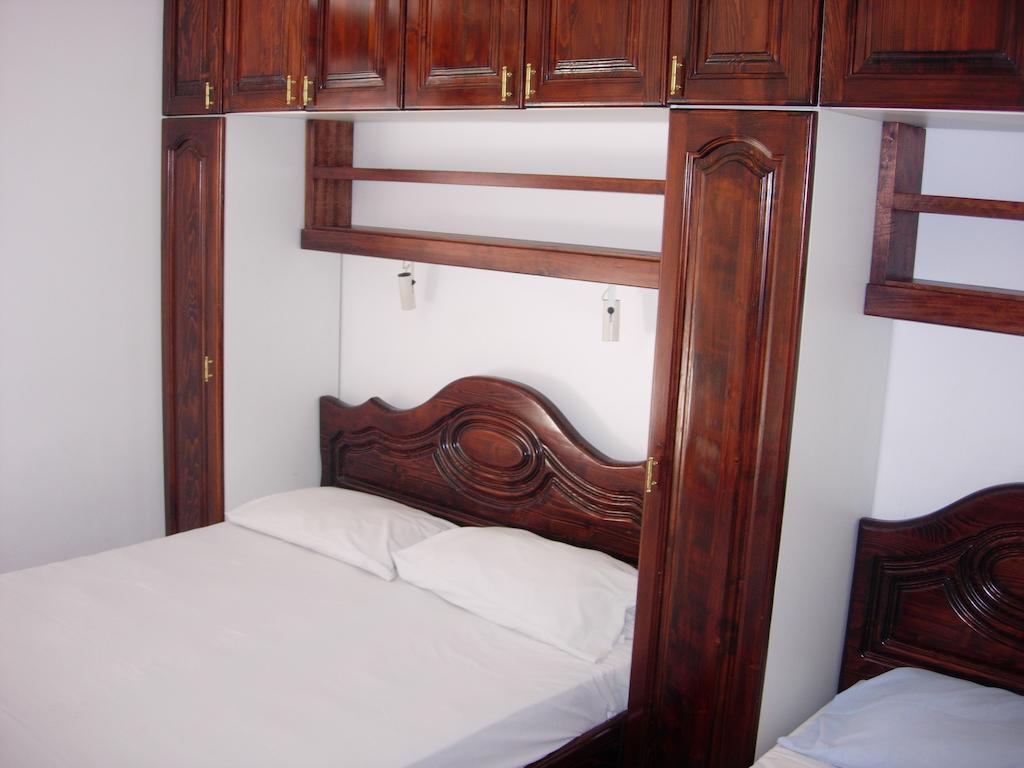 Rooms & Apartments Anka بار الغرفة الصورة